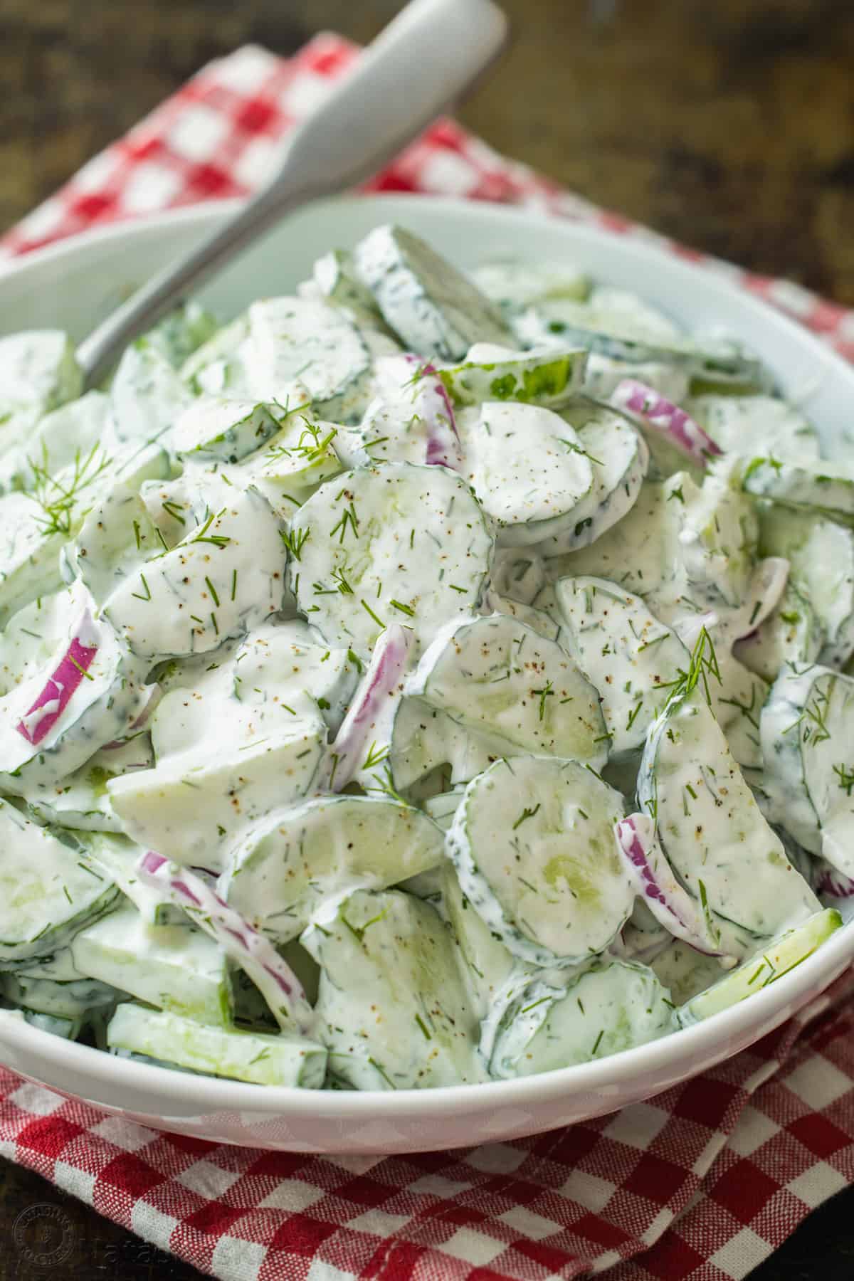 creamy cucumber salad with mayo